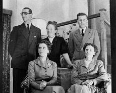 S1115 Companion Players c1951: Wilfred Harper, Rose Williams, Doris Harper, Peter Davis, Lena Davis