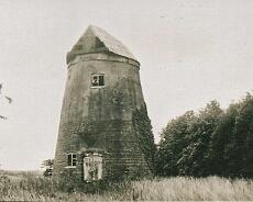 SCAN0447 Bouncing Bess - Windmill Rowington Green