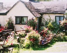 S3102 Barrel roof canalside cottage