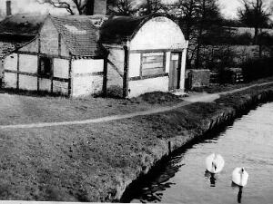 Canal Cottages