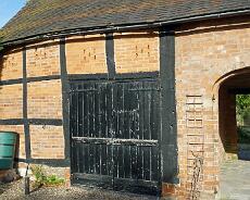P1020234 Tithe barn before renovation