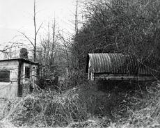 Giblin_0002 Remains of the Branch Line rail embankment in Lowsonford. The metal structure was a pig sty.